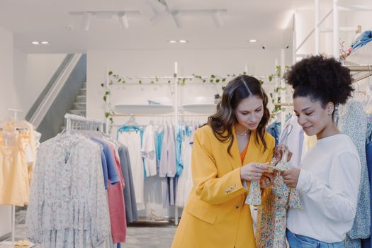 Boosting Retail CX: How Data Visualization Transforms Shopping Experiences